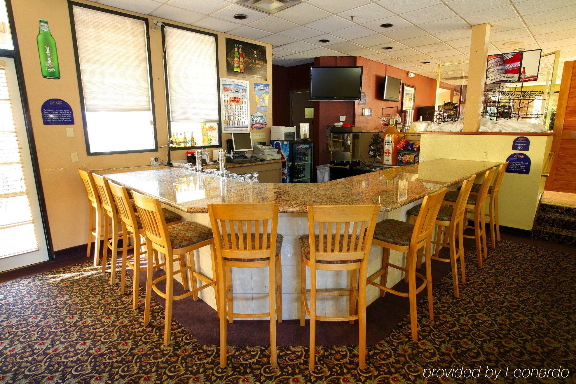 โรงแรมดี ลินส์ ออนแทริโอ แอร์พอร์ต ออนตาริโอ ร้านอาหาร รูปภาพ